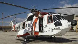 Los helicópteros de la Junta realizan el primer traslado nocturno de la península