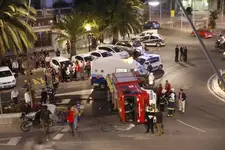 UN CAMIÓN DE BOMBEROS DE MOTRIL VUELCA CUANDO IBA A UN AVISO