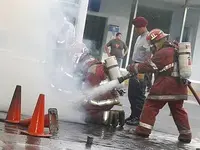 Dos Bomberos heridos en incendio en Sub Estacion electrica Subterranea Lima-Perú