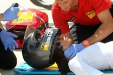 El RACC presenta un nuevo dispositivo para la extracción segura del casco El RACC presenta un nuevo dispositivo para la extracción segura del casco